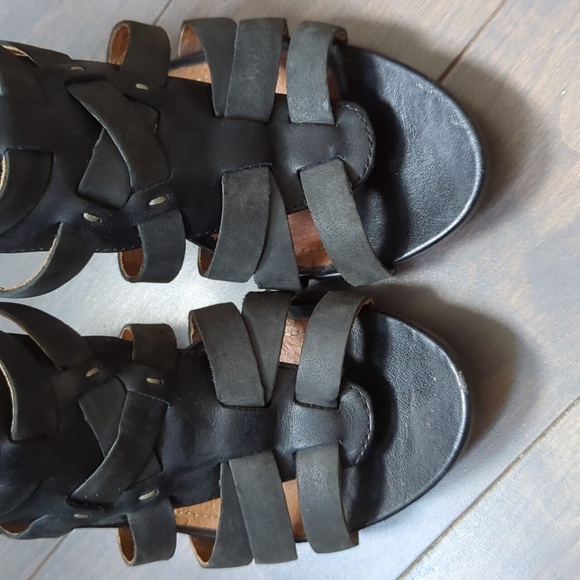 Clark's Size 6.5 Black Leather Sandals - Picture 5 of 11